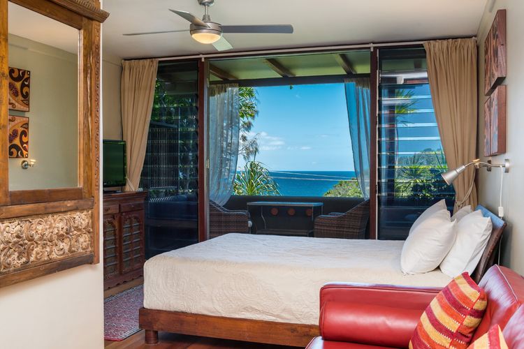 Wategos Retreats Studio – steps from the ocean