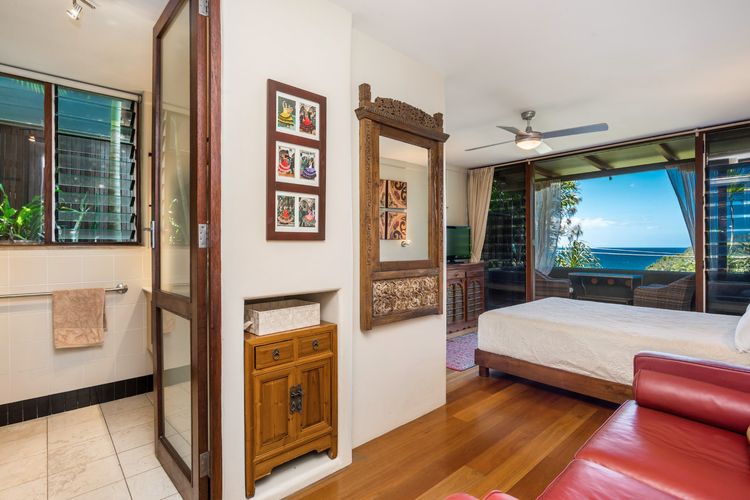 Wategos Retreats Studio – steps from the ocean