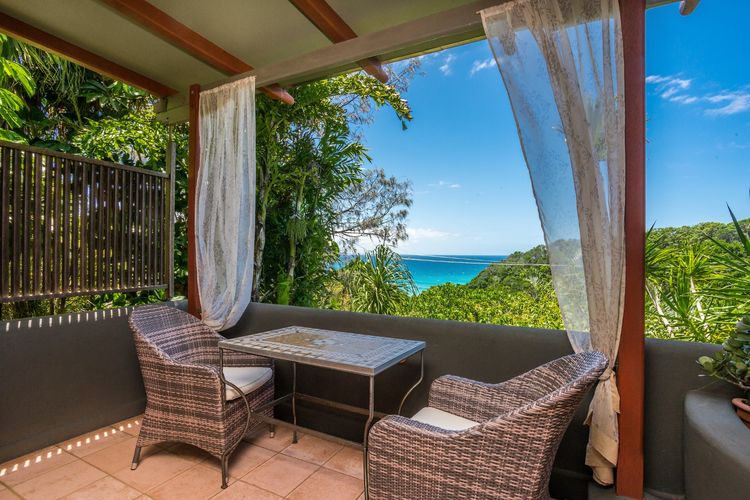 Wategos Retreats Studio – steps from the ocean