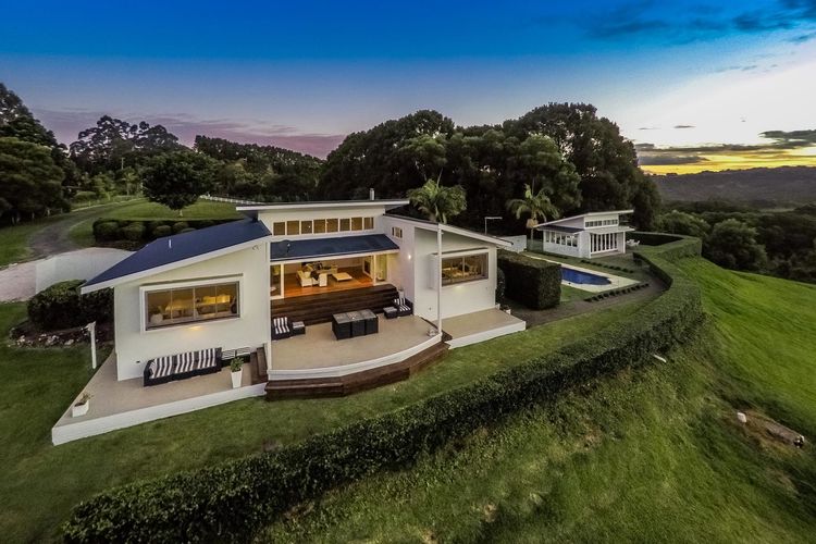 Byrons Brae – luxury hinterland estate with pool