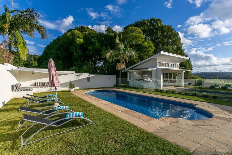 Byrons Brae – luxury hinterland estate with pool