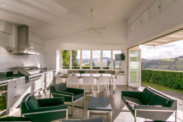 Byrons Brae – luxury hinterland estate with pool