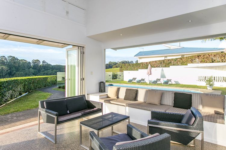 Byrons Brae – luxury hinterland estate with pool