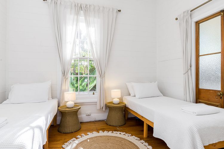 Starr Cottage – Quaint Cottage with a stunning pool – Close to everything Byron!