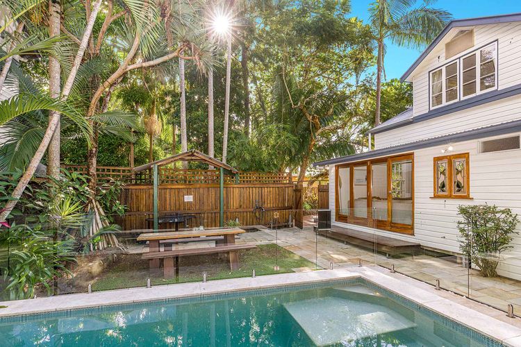 Starr Cottage – Quaint Cottage with a stunning pool – Close to everything Byron!