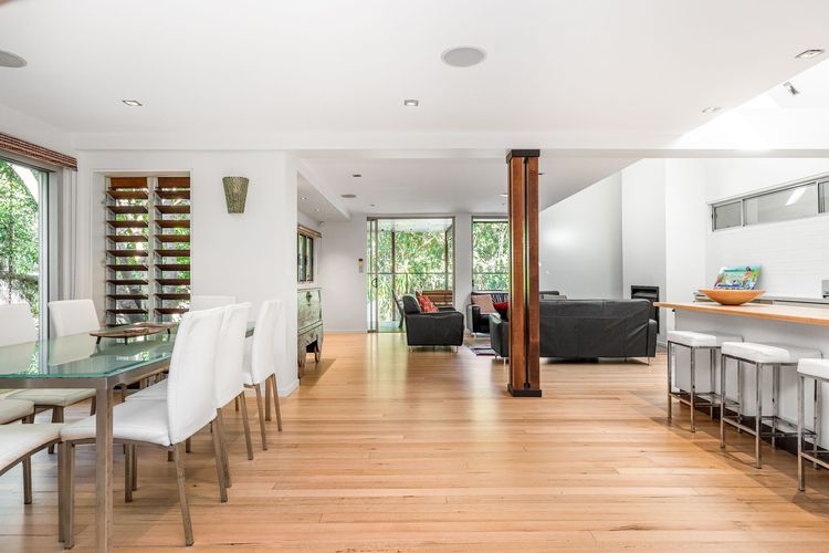 Ariels on the Beach – 4 BR beachfront home w. pool