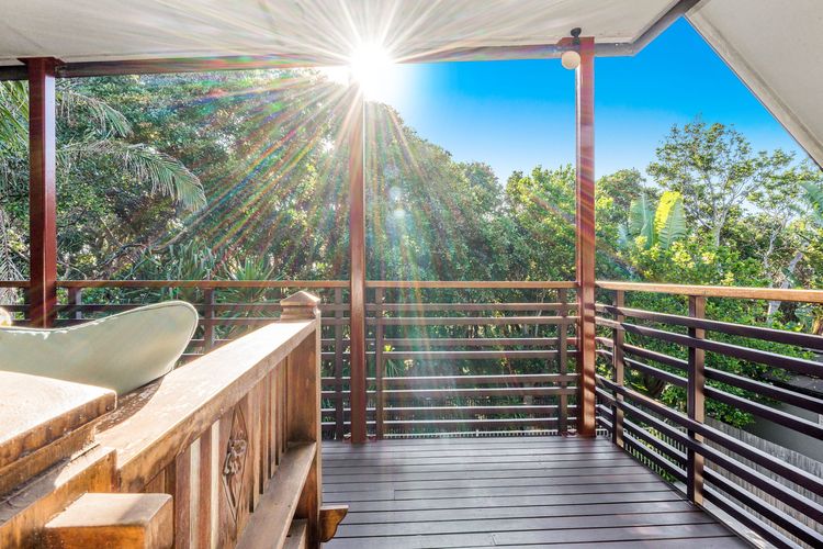 Ariels on the Beach – 4 BR beachfront home w. pool