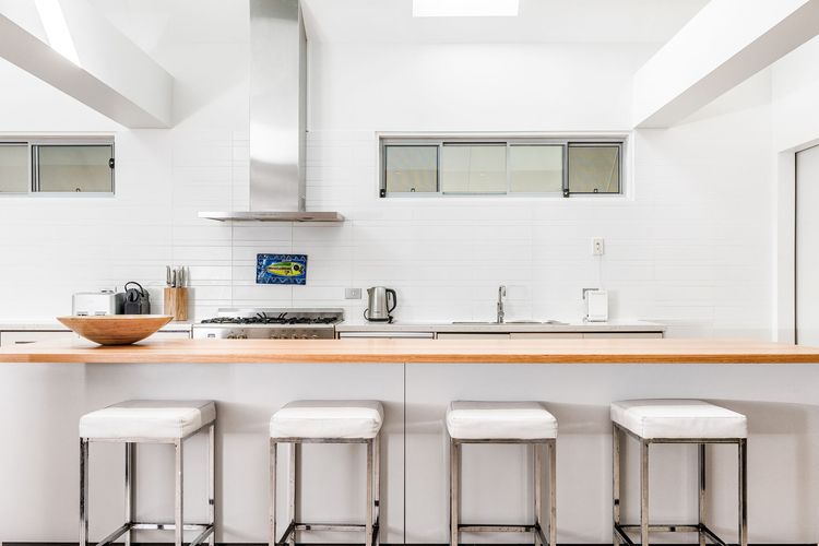 Ariels on the Beach – 4 BR beachfront home w. pool