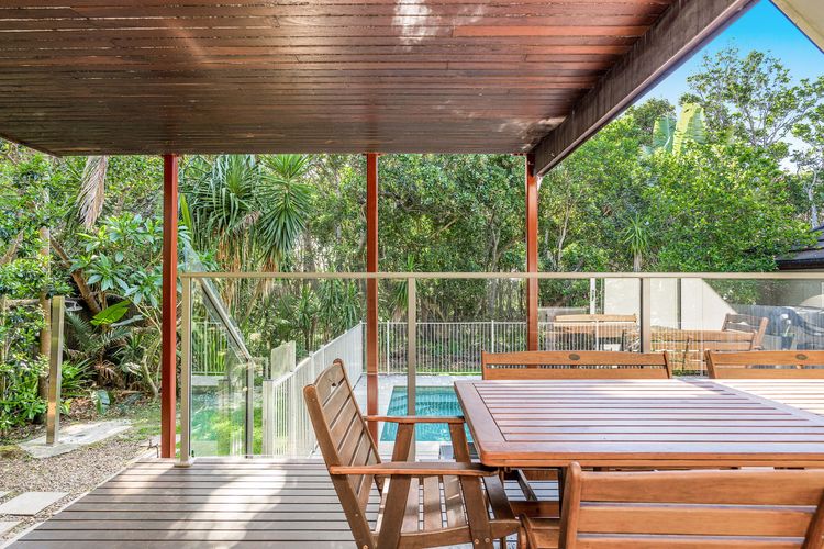 Ariels on the Beach – 4 BR beachfront home w. pool