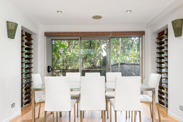 Ariels on the Beach – 4 BR beachfront home w. pool