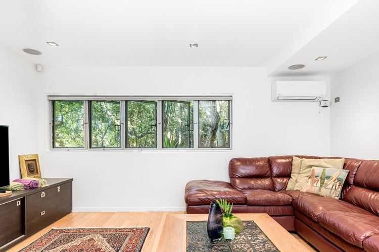 Ariels on the Beach – 4 BR beachfront home w. pool