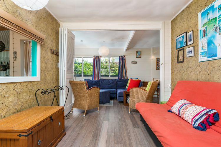 Beachcombers Cottage – beachfront pet retreat