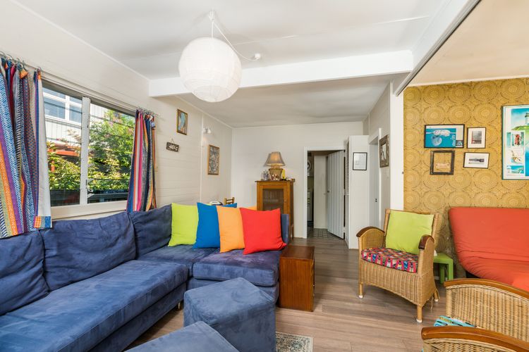 Beachcombers Cottage – beachfront pet retreat