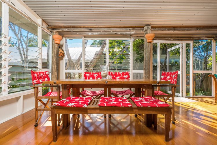 Beachcombers Cottage – beachfront pet retreat