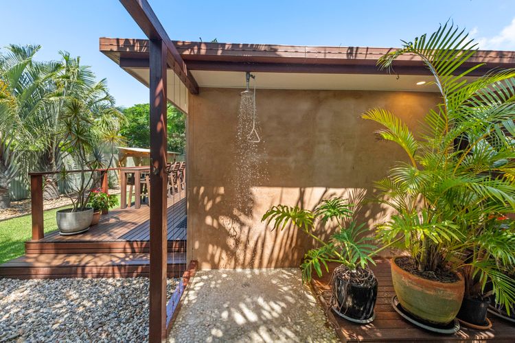 Tallow Beach Retreat – welcoming pet-friendly unit