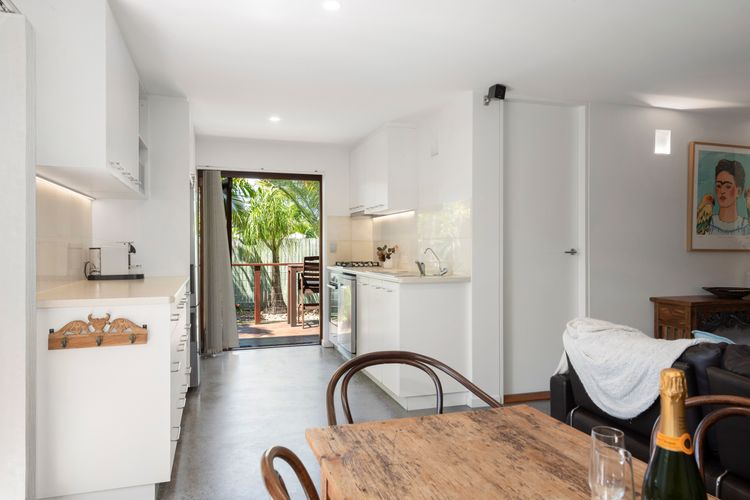 Tallow Beach Retreat – welcoming pet-friendly unit