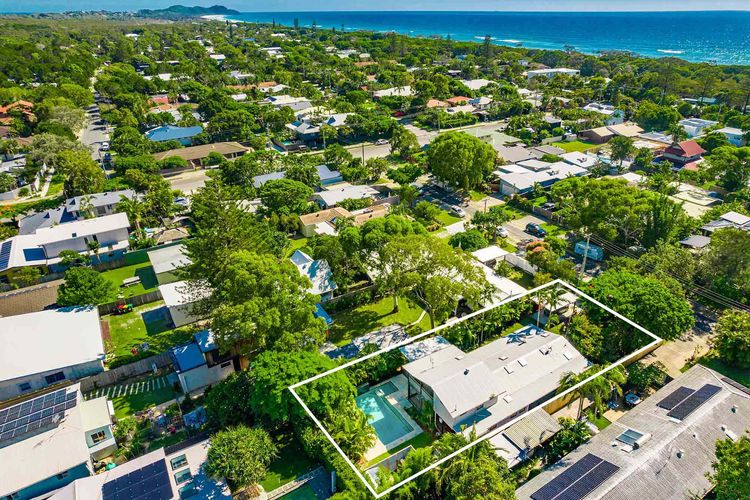 Bangalleys – beachside retreat with large pool