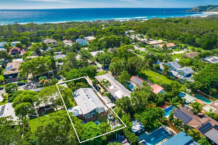 Bangalleys – beachside retreat with large pool