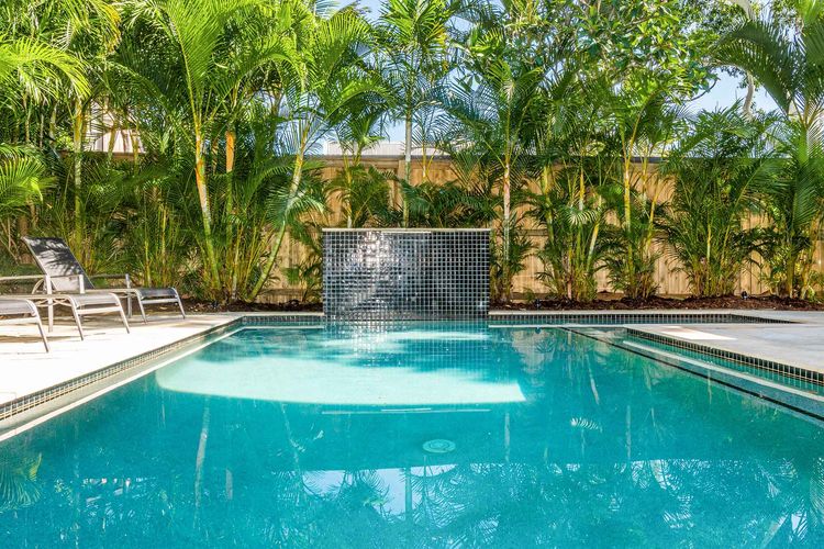 Bangalleys – beachside retreat with large pool