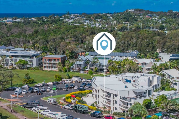 Bay Royal Apartment 2 – Opposite Main Beach & Heated Pool!