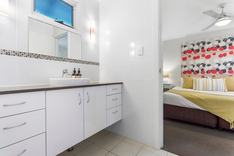 Beach House at Tallows – pet-friendly 4 BR retreat