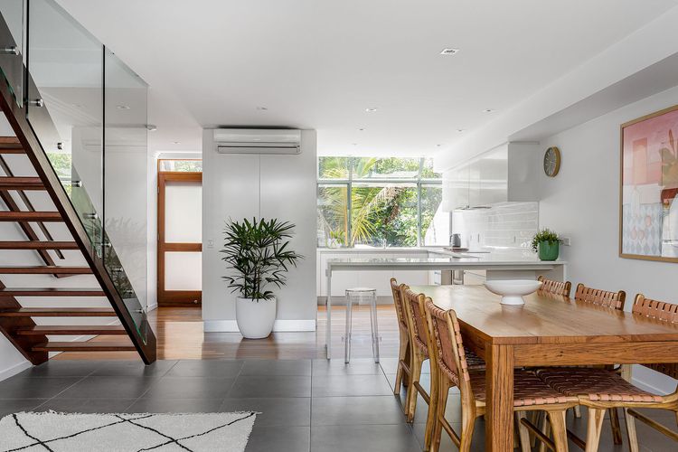 1 James Cook Apartments | Opposite Clarkes Beach