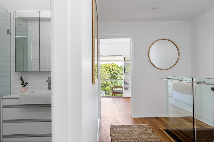1 James Cook Apartments | Opposite Clarkes Beach