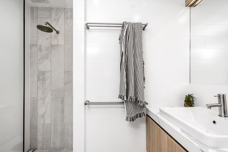 11 James Cook Apartments – w. pool & beach access