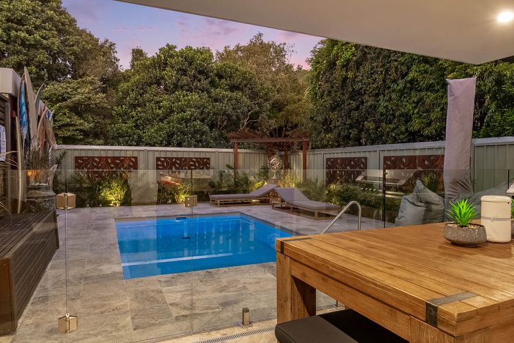 Byron Sunrise – 4 BR retreat with heated pool