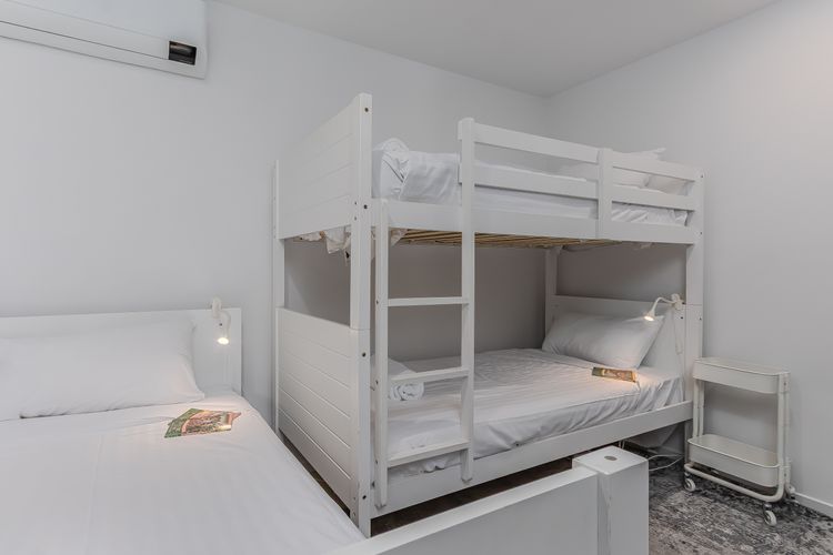 Byron Sunrise – 4 BR retreat with heated pool