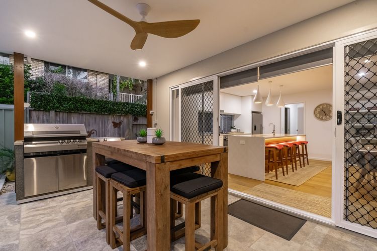 Byron Sunrise – 4 BR retreat with heated pool