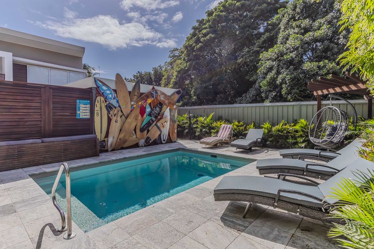 Byron Sunrise – 4 BR retreat with heated pool