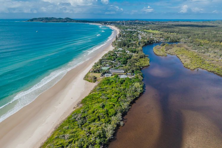 Byron Sunrise – 4 BR retreat with heated pool