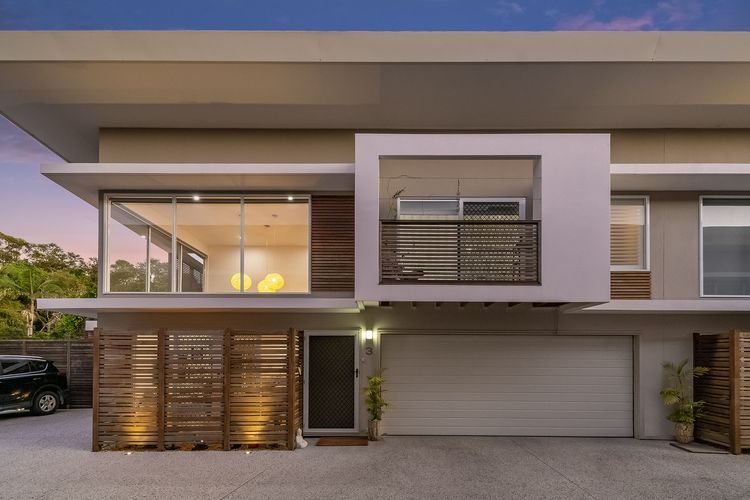 Byron Sunrise – 4 BR retreat with heated pool