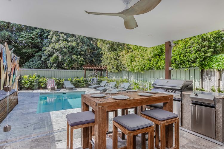 Byron Sunrise – 4 BR retreat with heated pool