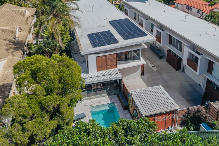Byron Sunrise – 4 BR retreat with heated pool