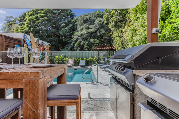 Byron Sunrise – 4 BR retreat with heated pool