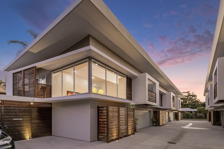 Byron Sunrise – 4 BR retreat with heated pool