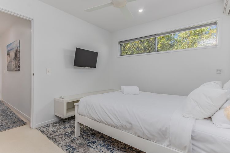 Byron Sunrise – 4 BR retreat with heated pool