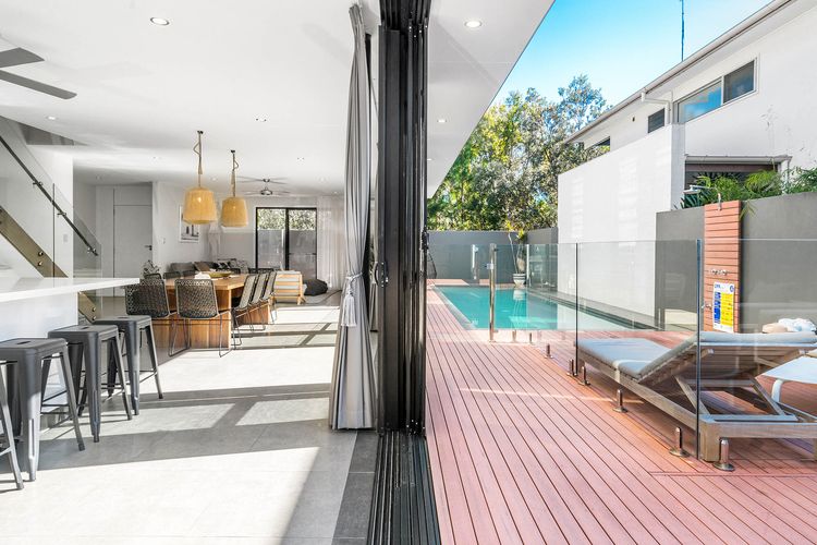 Catalinas – Byron Bay villa near beach with pool