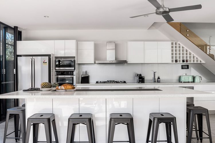 Catalinas – Byron Bay villa near beach with pool