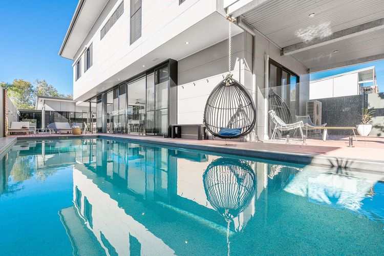 Catalinas – Byron Bay villa near beach with pool