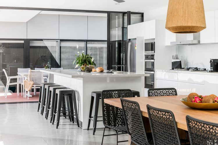 Catalinas – Byron Bay villa near beach with pool