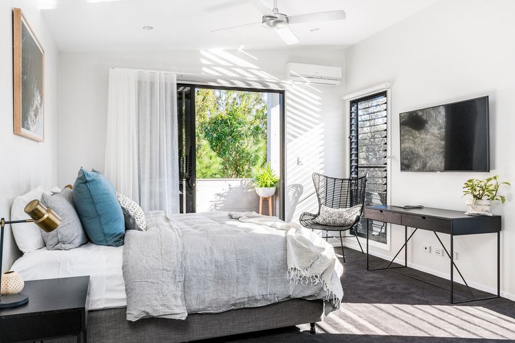 Catalinas – Byron Bay villa near beach with pool