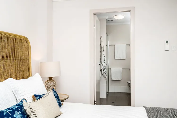 Drift – 3 BR home near town & beach with pool