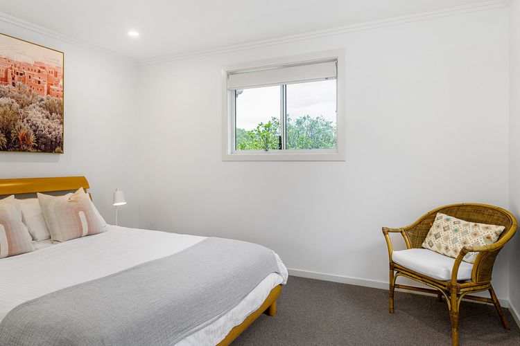 Drift – 3 BR home near town & beach with pool