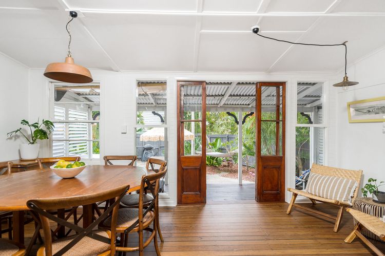 Gidgets House – renovated beach house with hot tub