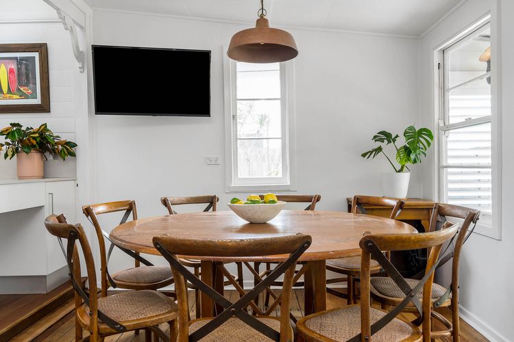 Gidgets House – renovated beach house with hot tub