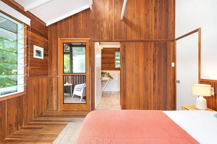 Golden Hus – spacious South Golden Beach home