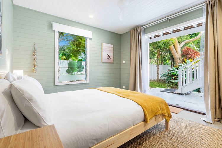 Golden Hus – spacious South Golden Beach home